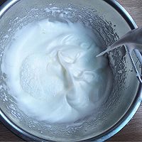 六寸戚风蛋糕超详细版的做法步骤,六寸戚风蛋糕超详细版的做法