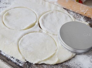 家常肉馅蒸饺,自制香葱肉馅饺子