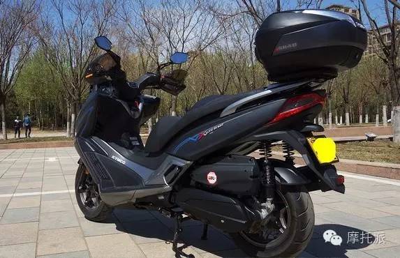 光阳赛艇300i参数配置,光阳300i和光阳赛艇300区别