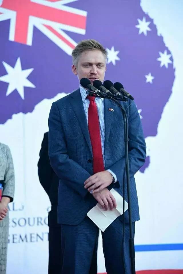 待小布说出真相，今天在进口商品展木有买买买的亲，要后悔到明年了！