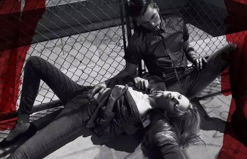 总是性挑逗的CK，这次的广告又被举报了