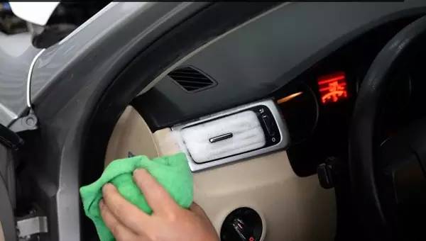 汽车空调异味清除方法视频宝马,车子空调有异味怎么清洗