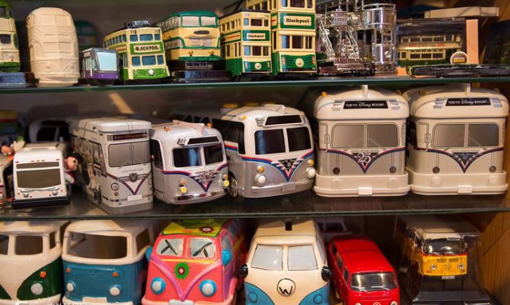 小蜘蛛侠电动发光玩具,太阳能蜘蛛侠玩具