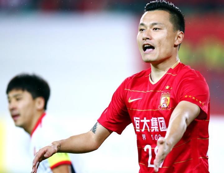 吹恒大也是一门艺术,今晚你不吹高拉特郑智都不好意思自称是恒吹