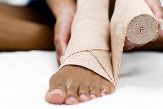 外伤出血应急处置技能实操,创伤应急救护正确的程序