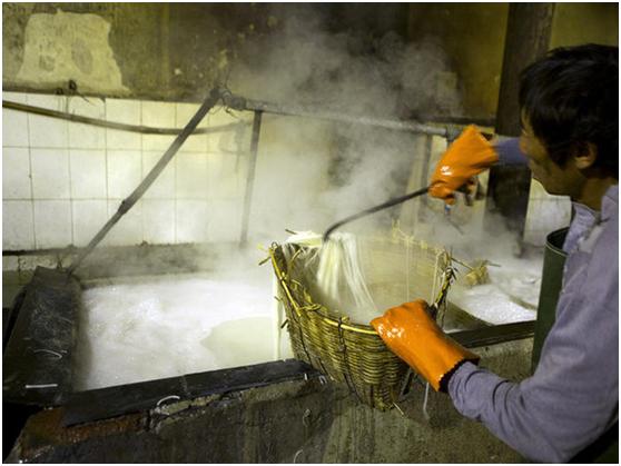 米线店加盟还是自营,米线店和麻辣烫店的区别