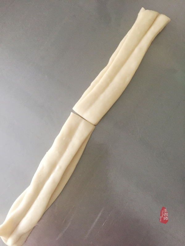 怎样炸出来的油条又软又好吃,奶香油条香酥蓬松的做法非油炸