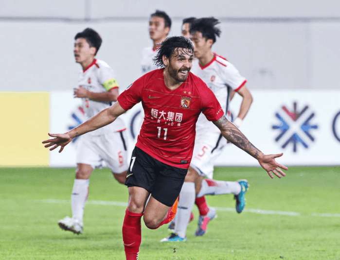 高拉特打架,亚冠赛后爆发多少人冲突