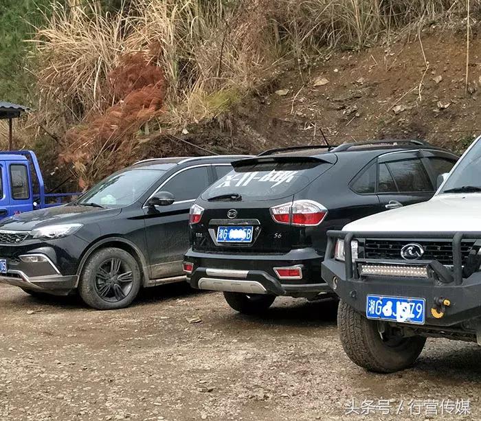 创意的发型,创新的钓鱼比赛,X11战队掐鱼赢得满“塘”彩!