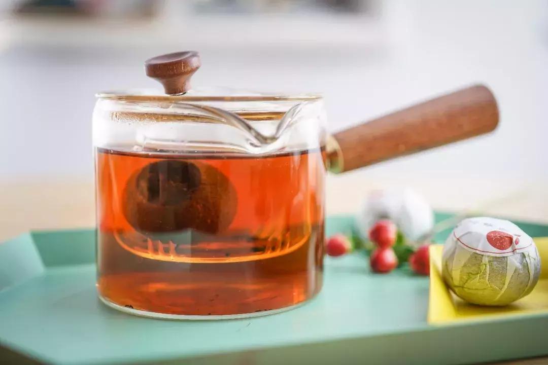 喝水选择自己喜欢的杯子,选择喝水的杯子