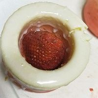 小白兔粉红色草莓蛋糕,粉红色草莓蛋糕