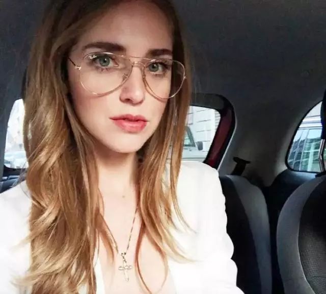 眼镜时尚单品牌子推荐,22年流行的大牌眼镜