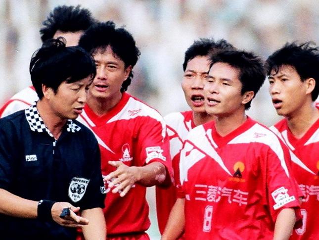 唏嘘！广州足坛崛起的一代因*球赌**债务纠纷最终走向了终点