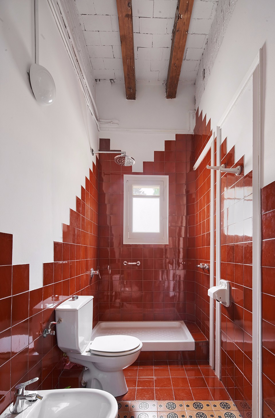 巴塞罗那ATABLE,II住宅:将桌子作为住宅的中心