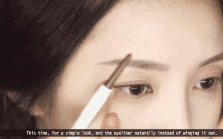 化妆眼影眼线睫毛膏的顺序,化妆眼睛先铺一层橘色眼影