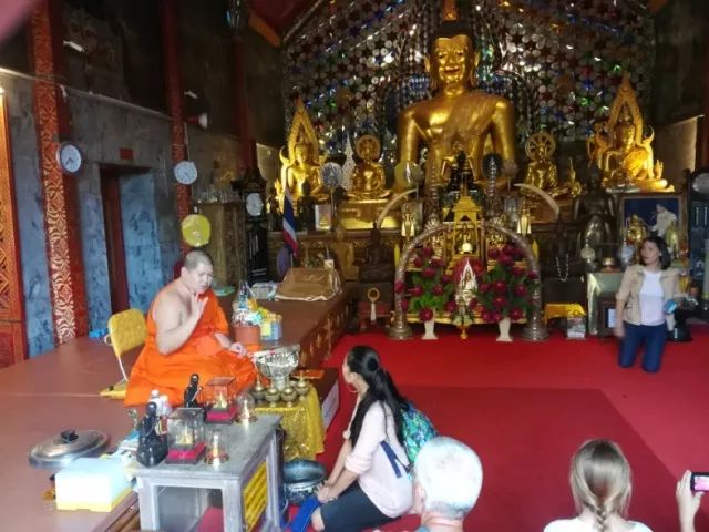 君行体验官专栏丨他在佛之国度，邂逅了一场浪漫