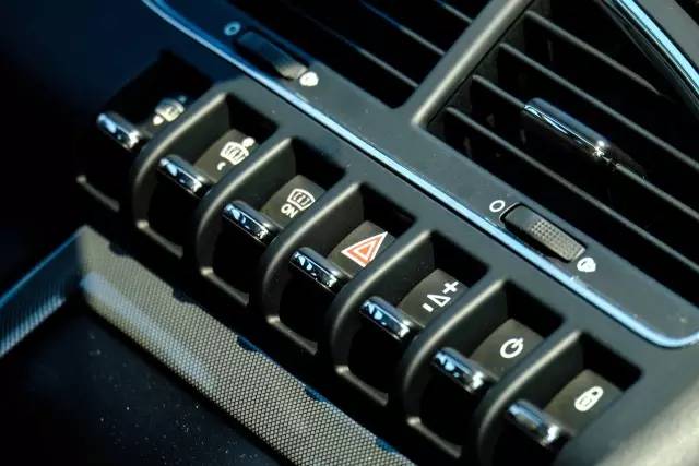 全新3008正式上市海外,新款3008优点和缺点