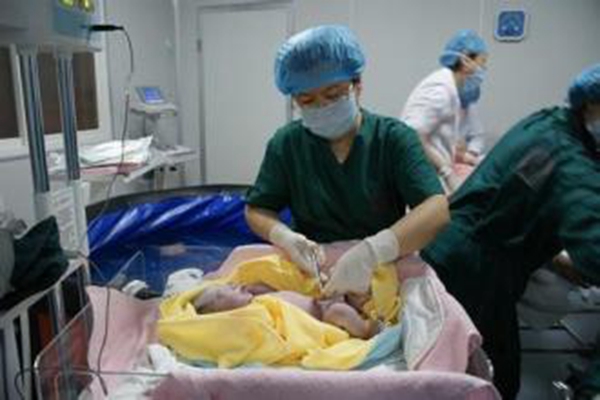 准妈妈刚从产房出来的反应,临产前有想大便的感觉吗