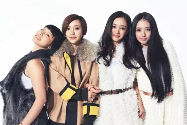 三个闺蜜拍照的最美姿势,40岁三个闺蜜拍照姿势大全