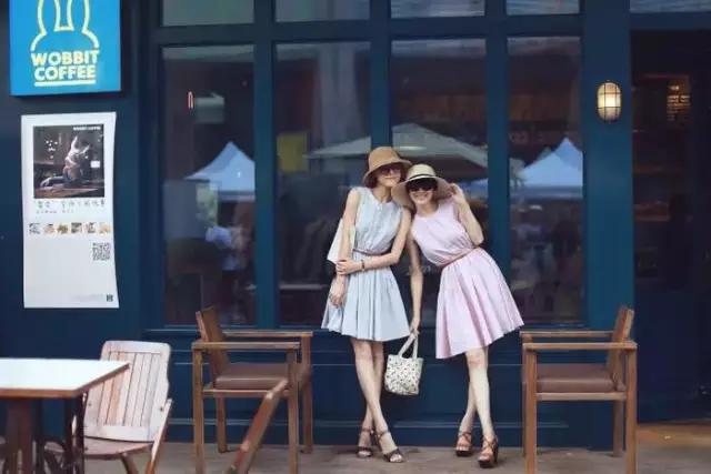 三个闺蜜拍照的最美姿势,40岁三个闺蜜拍照姿势大全