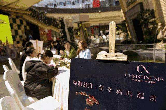 任性！温州海归美女辞职爆改破厂房，建露天解忧咖啡馆！