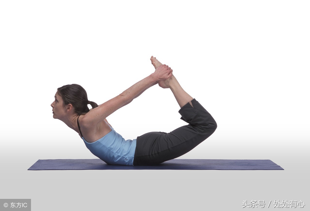 纠正小孩不驼背的小妙招,孩子驼背不坐正姿势的后果