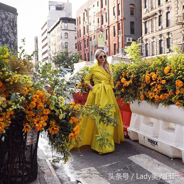 韩系碎花连衣裙穿搭高级感,碎花连衣裙穿搭方法