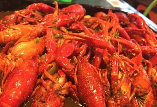 第一批吃小龙虾视频,第一个吃小龙虾的人