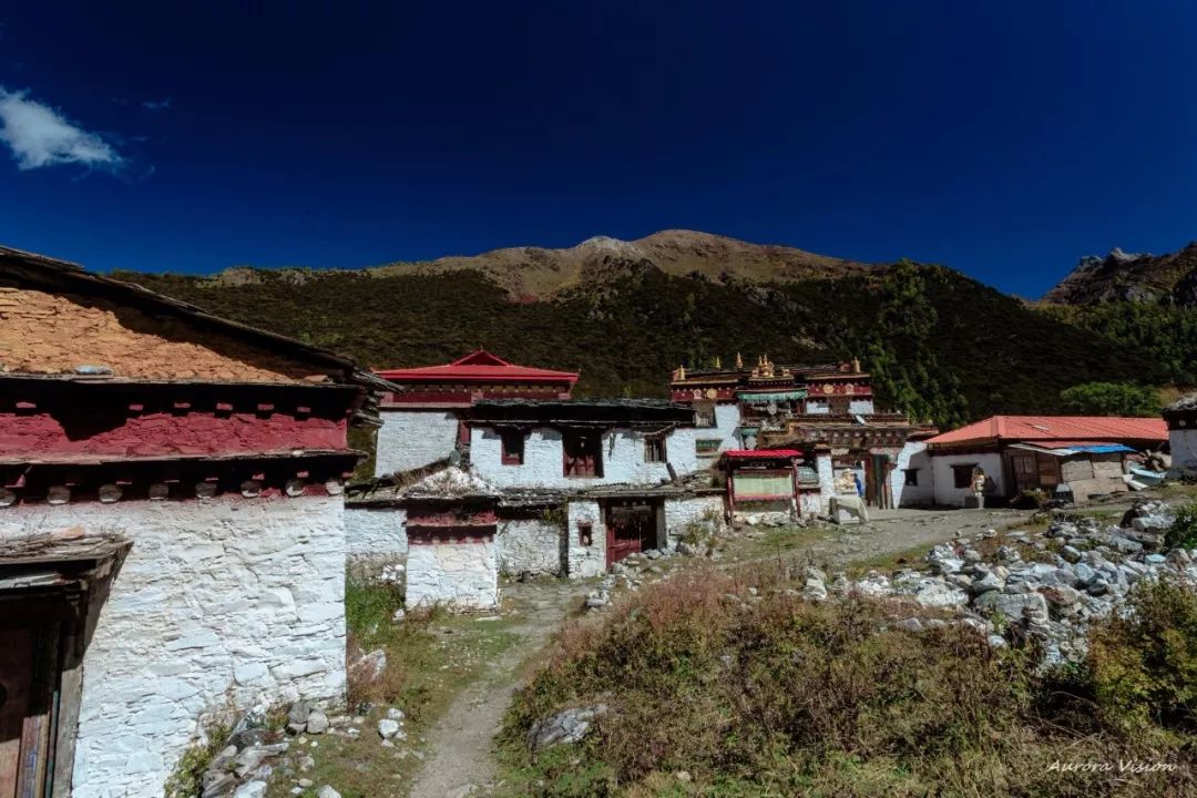 稻城亚丁攻略自由行大概多少钱,稻城亚丁怎么游玩