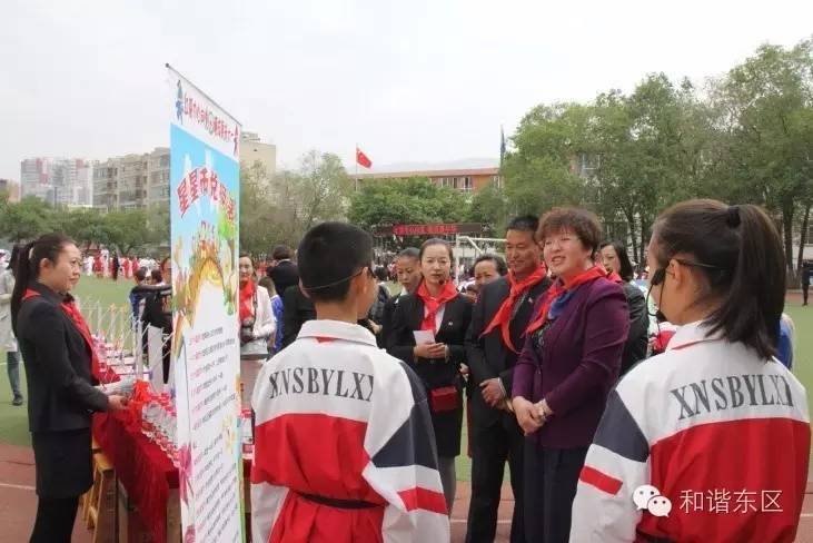 东湖小学红领巾心向党六一儿童节,红领巾心向党欢庆六一画画作品