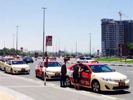 一广州人去迪拜，但最后回来哭着说