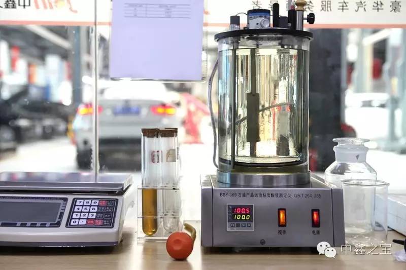 汽车机油多长时间换一次最好视频,汽车机油是看时间换还是看公里数