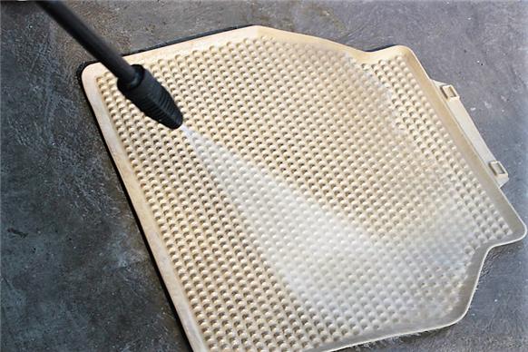 自己洗车怎么养护车漆,汽车正确的洗车方法和注意事项