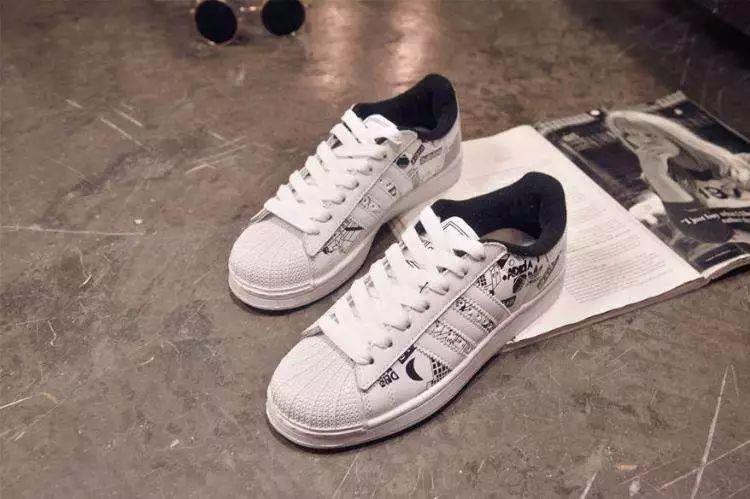 2021涂鸦板鞋流行,涂鸦板鞋