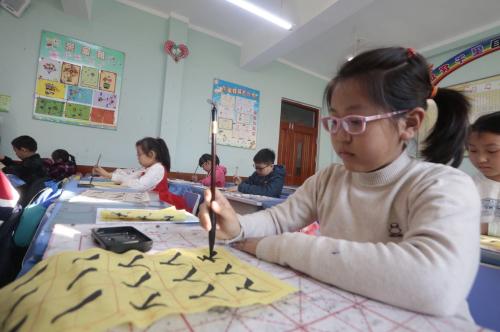 政府买单孩子喜欢哈市小学生家长：给三点半课后服务点赞