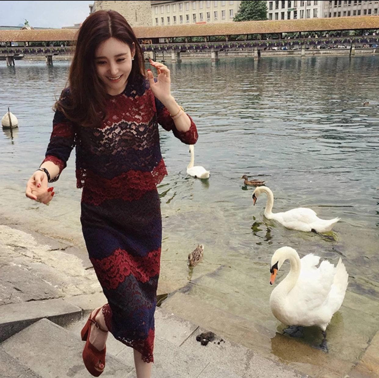 高圆圆和全智贤代言的服装,全智贤牌子