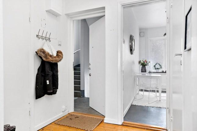 进门口的地垫上总是很脏,家里的地垫脏了怎么清洗