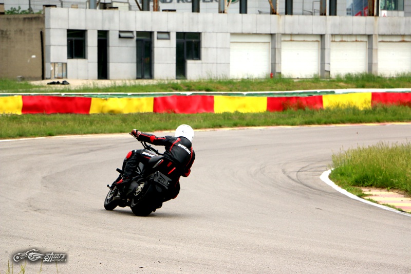 摩托赛事杜卡迪,杜卡迪摩托车锦标赛视频