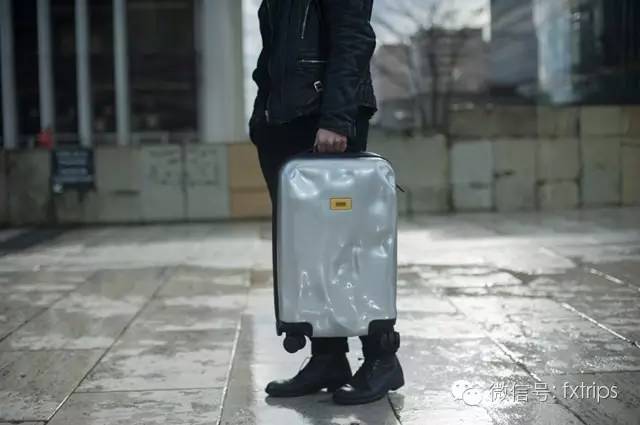 我的行李箱装不下太多回忆,我的行李箱装不下诗和远方