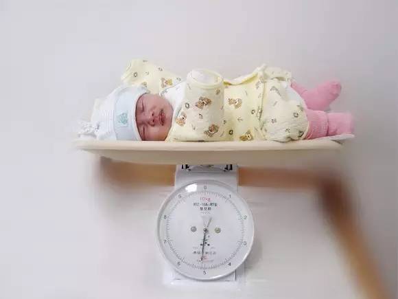 必修课|新妈必知：怎样观察宝宝大便是否正常？