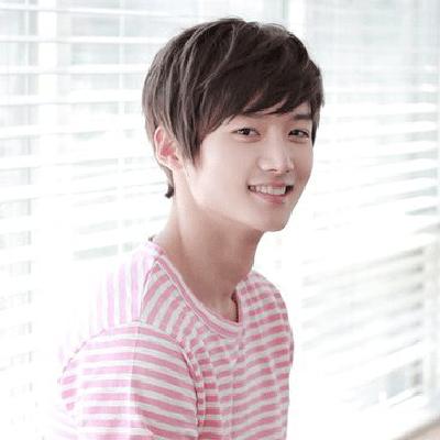 发型男生2022流行发型短发,男生脸大脸圆适合什么发型短发