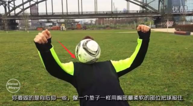 足球挺身式停球,足球小技巧重炮射门