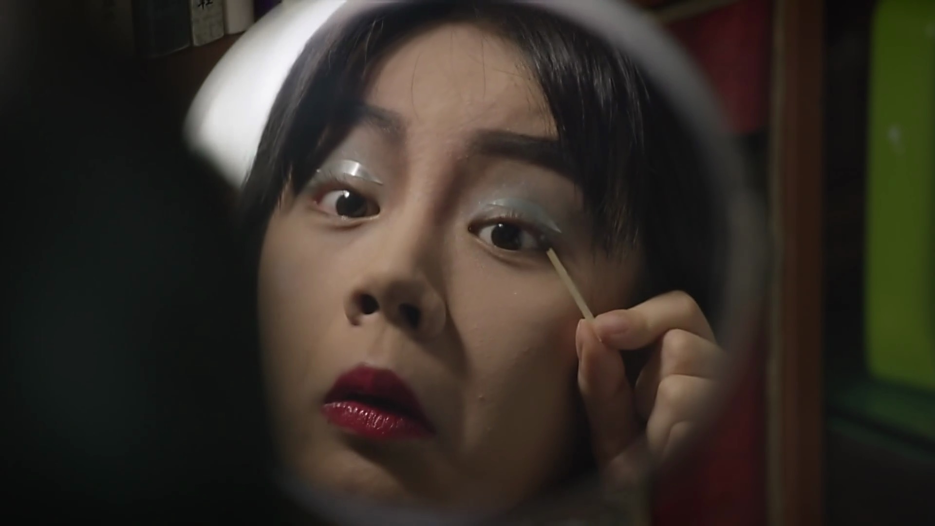 有一天，我的睫毛开了花