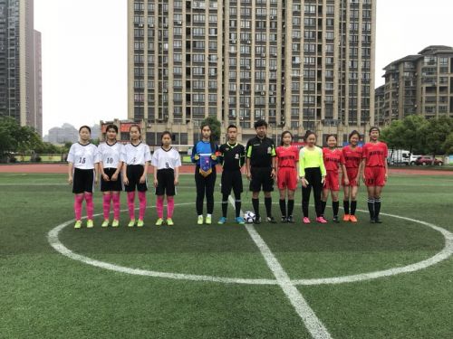 铿锵玫瑰中国女足夺冠献歌,女足铿锵玫瑰黄金一代