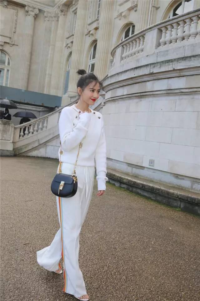 她的衣品,她的发型穿搭才是流行范本