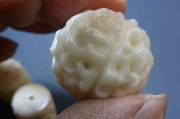 星月菩提子雕刻作品,菩提子手把件雕刻图片大全