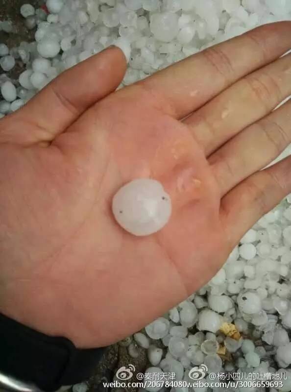 天津大雨下冰雹,天津大雨冰雹齐来袭