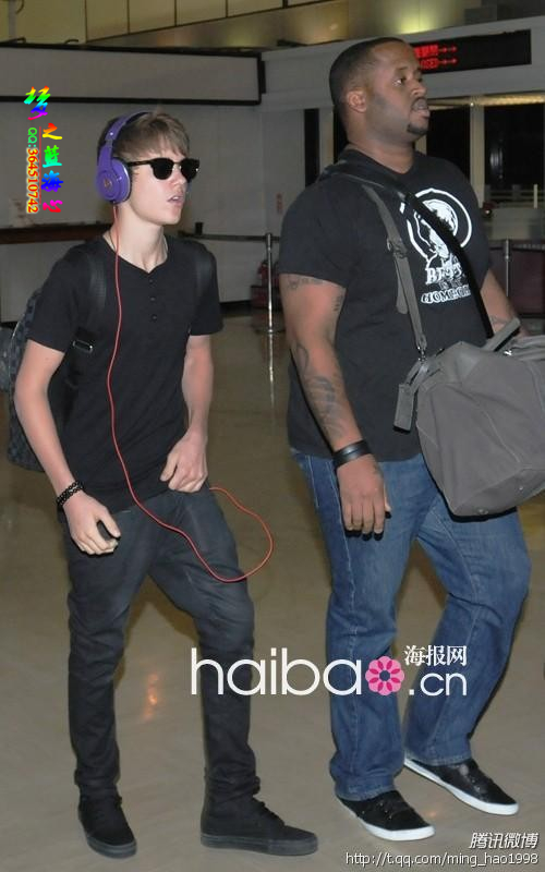 贾斯汀比伯戴头戴式耳机,比伯戴beats耳机