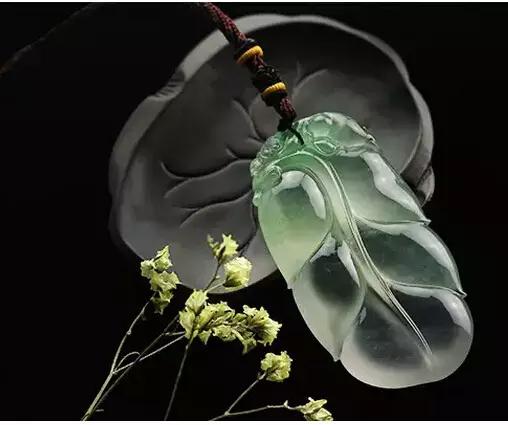 翡翠吊坠怎样选才最好,翡翠吊坠怎么挑款式