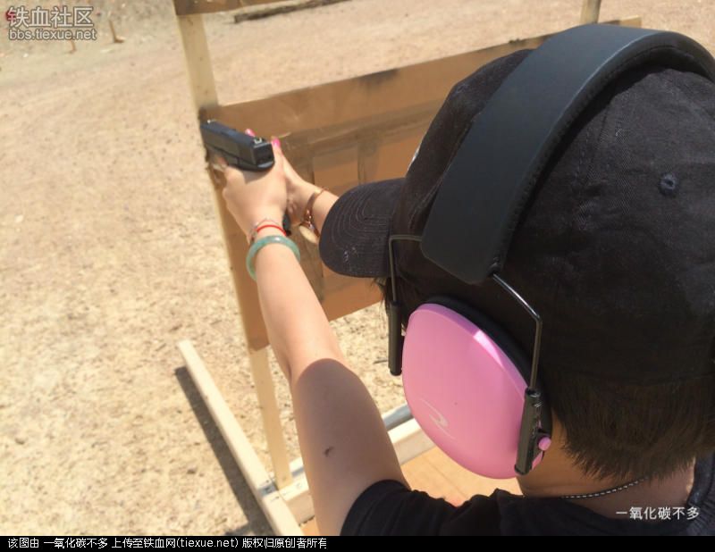 26岁女汉子苦练20年武功越战越勇,女汉子练枪视频